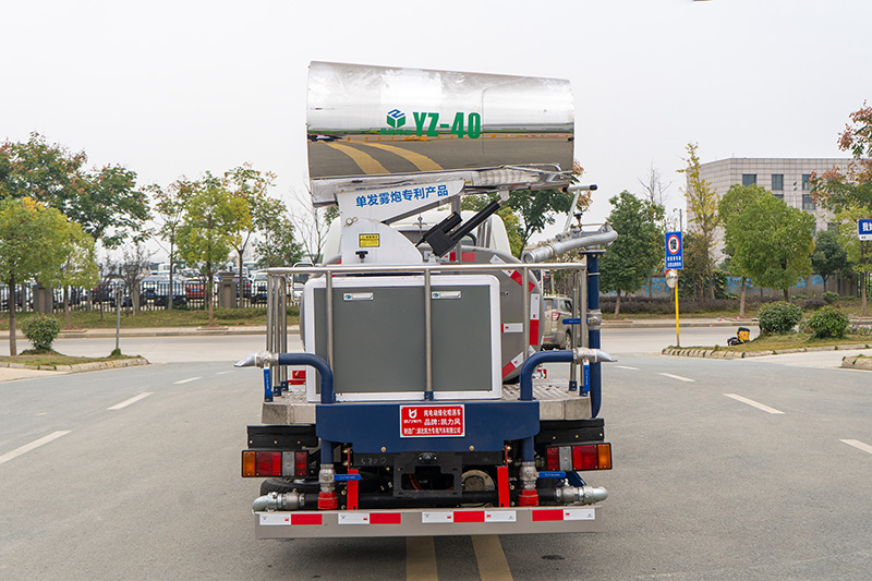 东风华神新能源洒水车