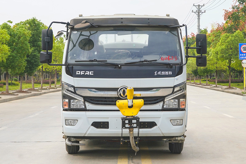 东风多利卡新能源洒水车